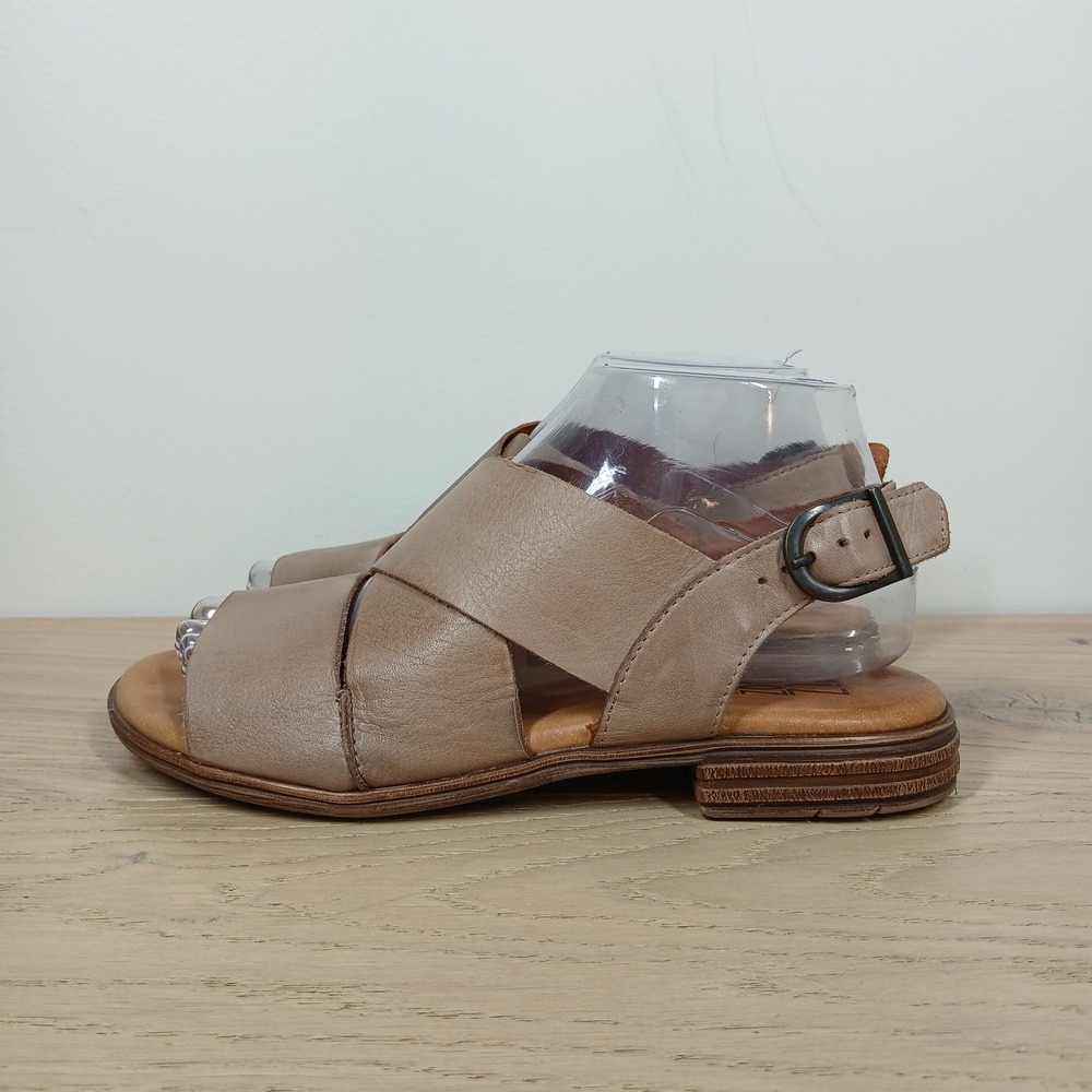 Miz Mooz Denver Sandals Womens 7 Beige Leather Open Toe Slingback Buckle